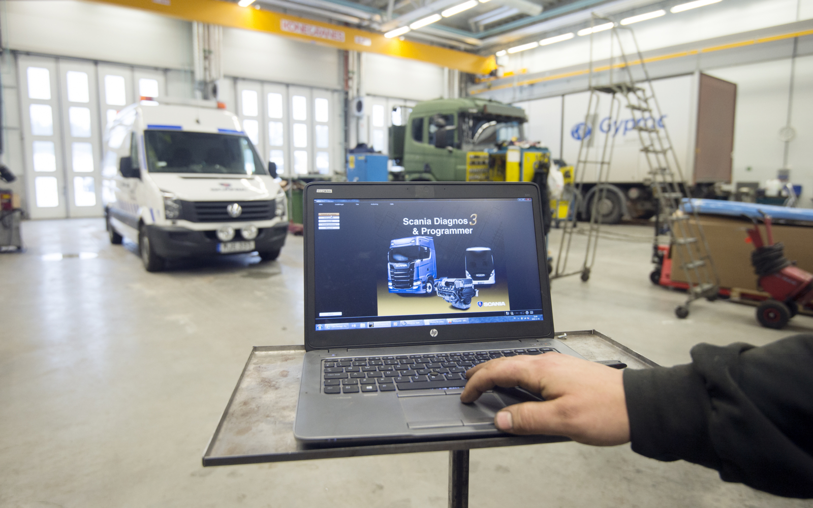 Motorsystemet i en lastbil krånglar – vad gör du?