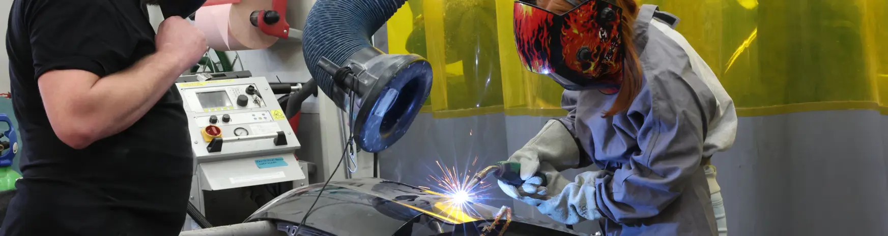 Yrkesprov för bilskadereparatör