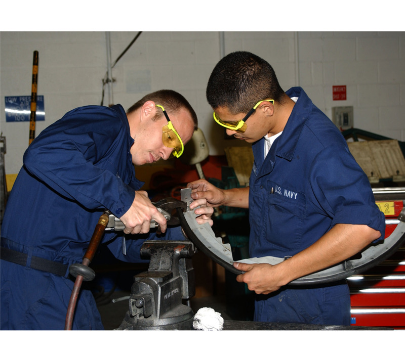 Vad gör en flygmekaniker?