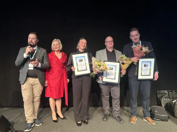 Finalister i tävligen Årets turistbussbild