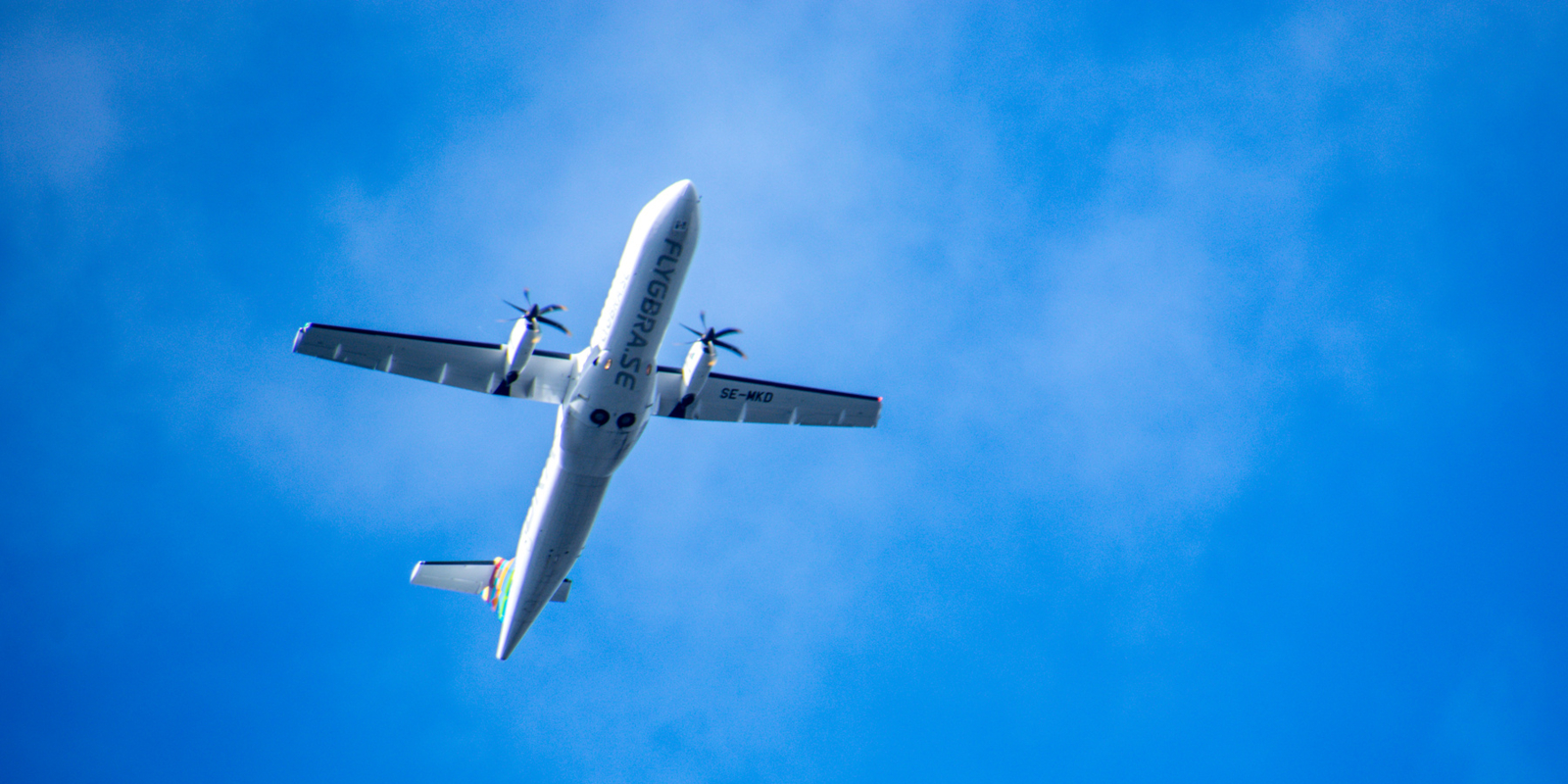 mp17345715-flygplan-i-himlen.jpg