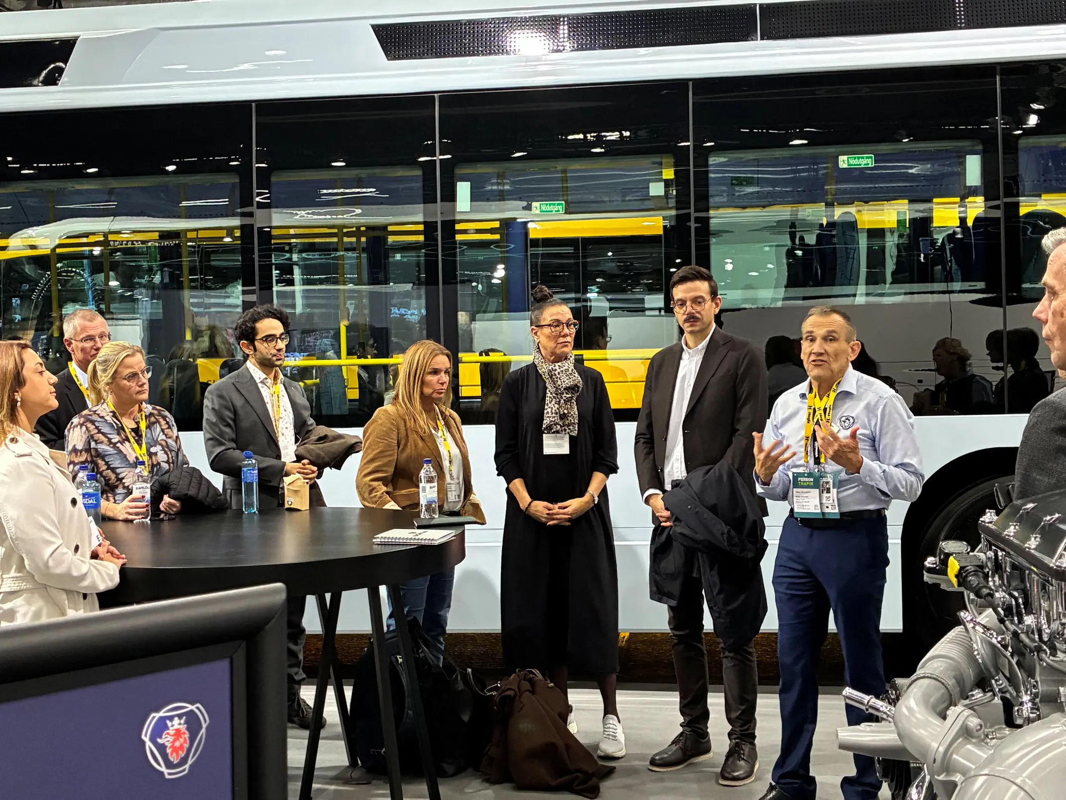 Riksdagens trafikutskott besöker Scania och Rutger Hörndahl, Key Account och Area Manager.